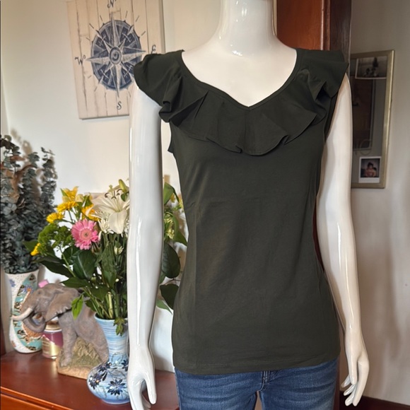 Northern Reflections Tops - NWT northern reflections size small Ruffled Olive Green Top